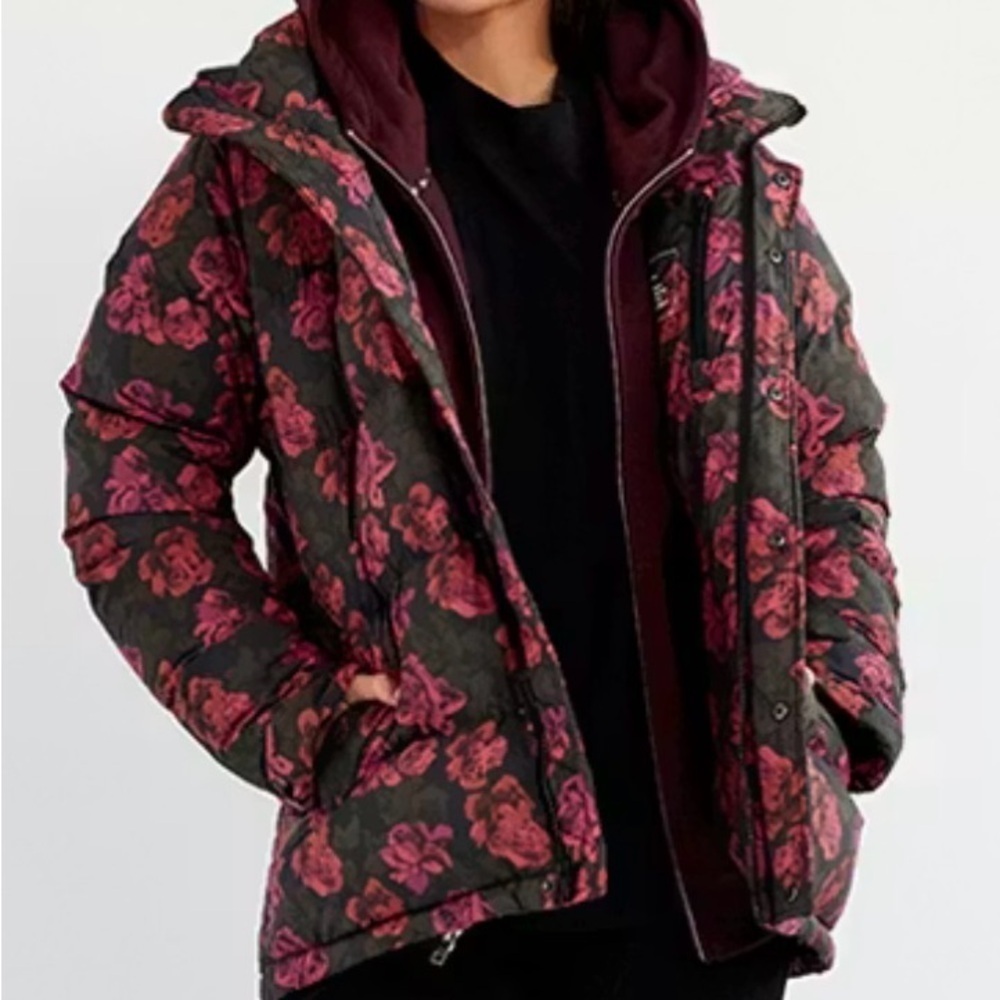 ARITZIA TNA THE SUPER PUFF Jacket in Floral Print